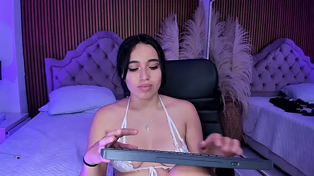 Snapshot of Starbutterflyy_ chatting on 2, 3, 2026 Starbutterflyy online show from 2, 3, 2026