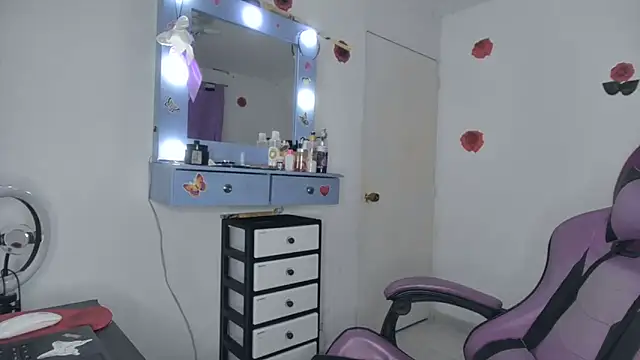 Snapshot of soffy_rosses chatting on 15, 3, 2026 soffy rosses online show from 15, 3, 2026