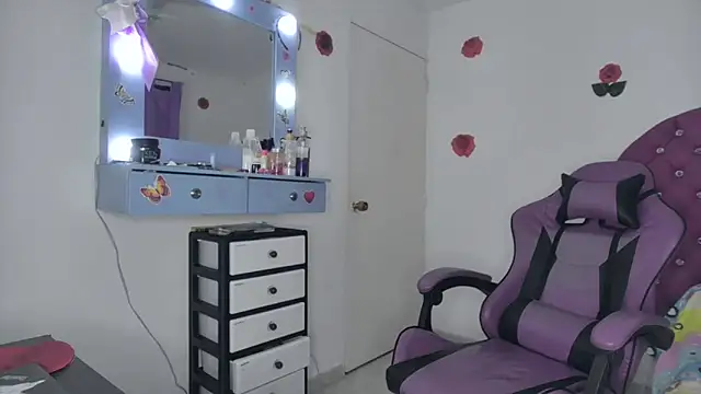 Snapshot of soffy_rosses chatting on 22, 3, 2026 soffy rosses online show from 22, 3, 2026