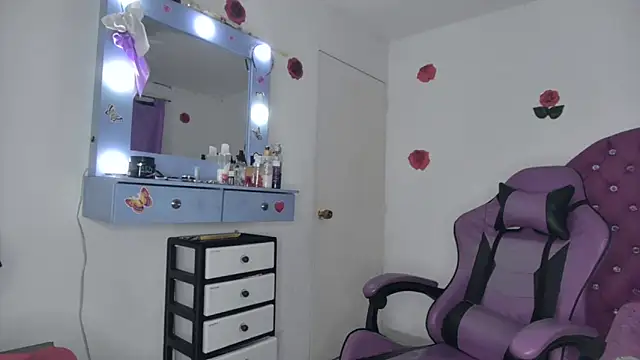 Snapshot of soffy_rosses chatting on 11, 4, 2026 soffy rosses online show from 11, 4, 2026