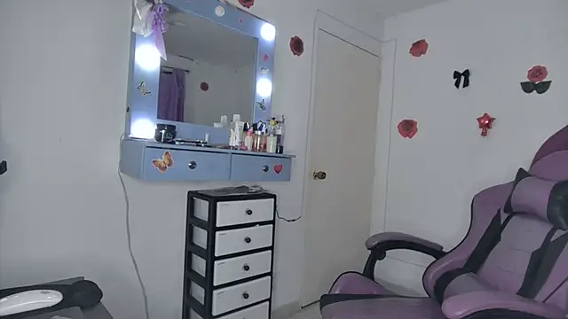 Snapshot of soffy_rosses chatting on 25, 6, 2026 soffy rosses online show from 25, 6, 2026