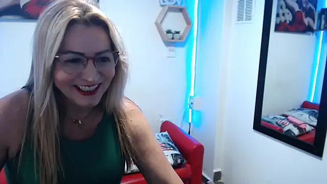 DIVAX MONSERRAT online show from 26, 11, 2025