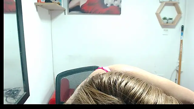 Snapshot of DIVAX_MONSERRAT chatting on 18, 5, 2026 DIVAX MONSERRAT online show from 18, 5, 2026