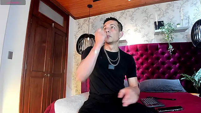 Dustin Sonne online show from 11, 11, 2025