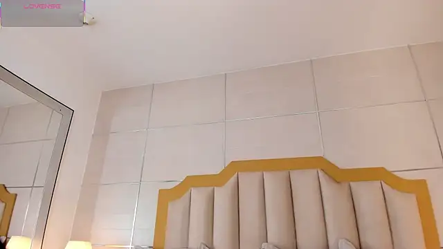 Snapshot of MaddieParker chatting on 29, 10, 2025 MaddieParker online show from 29, 10, 2025