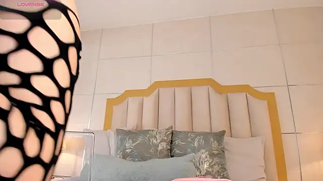 Snapshot of MaddieParker chatting on 1, 11, 2025 MaddieParker online show from 1, 11, 2025