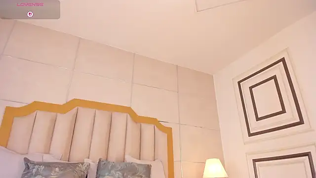 Snapshot of MaddieParker chatting on 14, 11, 2025 MaddieParker online show from 14, 11, 2025