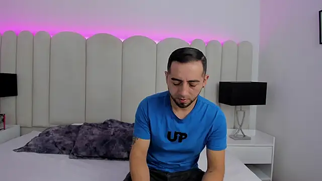 Snapshot of Lushian_ chatting on 8, 11, 2025 Lushian online show from 8, 11, 2025