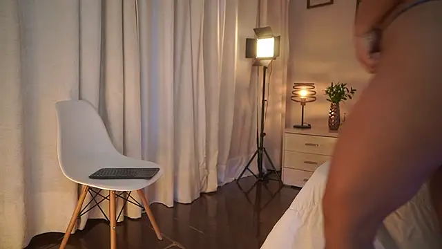 Snapshot of ximena_cortez_03 chatting on 18, 2, 2026 ximena cortez 03 online show from 18, 2, 2026