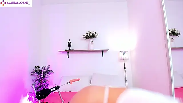 AlahiaSloane online show from 24, 9, 2025