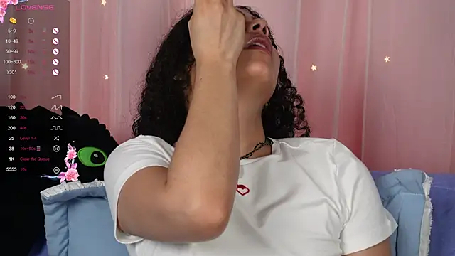 Snapshot of Victoria_Curly chatting on 15, 9, 2025 Victoria Curly online show from 15, 9, 2025