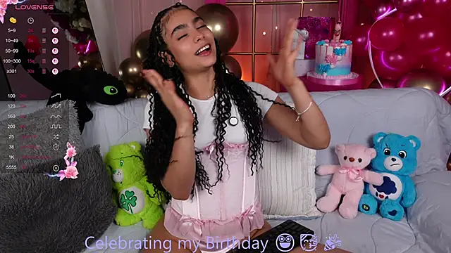 Snapshot of Victoria_Curly chatting on 26, 9, 2025 Victoria Curly online show from 26, 9, 2025