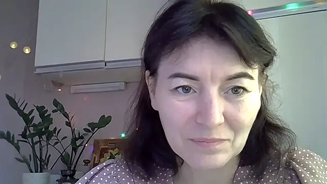 Krystal 82 online show from 15, 10, 2025