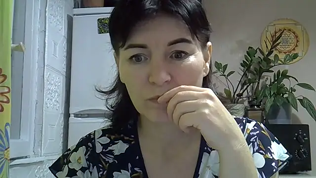 Krystal 82 online show from 14, 11, 2025