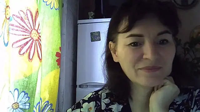 Krystal 82 online show from 25, 11, 2025