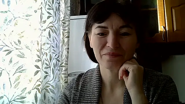 Krystal 82 online show from 2, 2, 2026