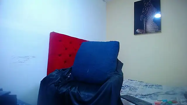 Snapshot of blondehot5v chatting on 28, 6, 2026 blondehot5v online show from 28, 6, 2026
