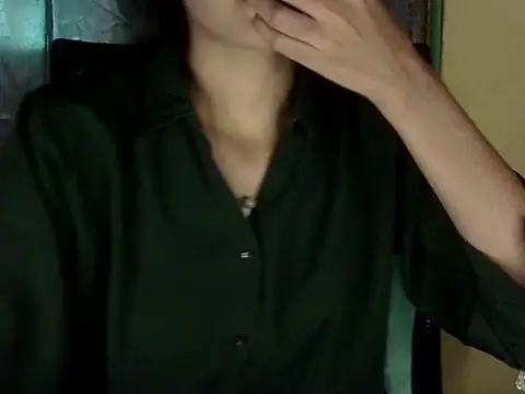 zara Khan0 online show from 18, 11, 2025