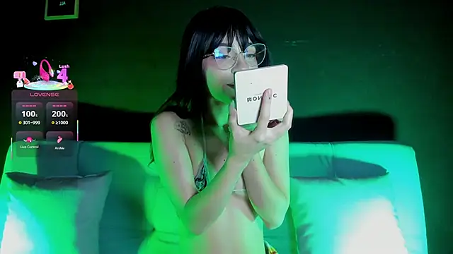 madiixwatson online show from 9, 10, 2025