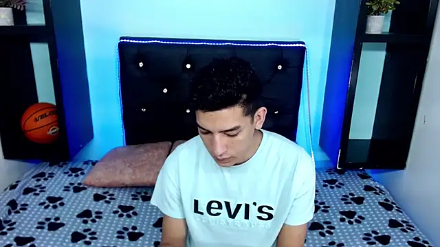 x oliver x online show from 5, 12, 2025