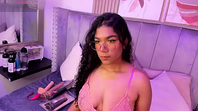 Seshat Hitt online show from 17, 10, 2025