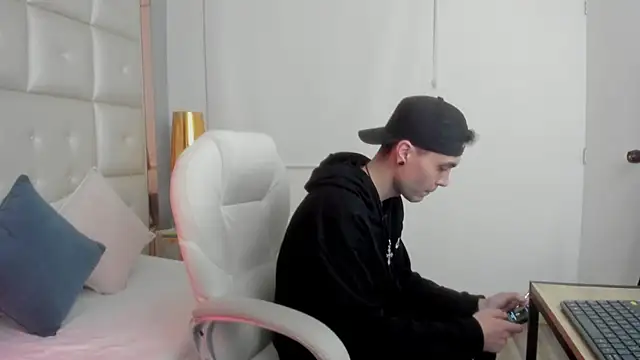 dark sun302 online show from 20, 12, 2025