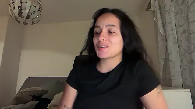 Snapshot of Maia_Park chatting on 24, 4, 2026 Maia Park online show from 24, 4, 2026