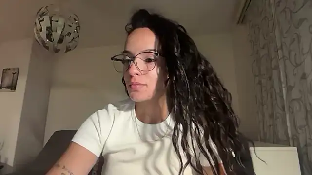 Snapshot of Maia_Park chatting on 9, 5, 2026 Maia Park online show from 9, 5, 2026