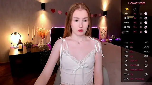 Snapshot of ShylaPie__ chatting on 9, 10, 2025 ShylaPie online show from 9, 10, 2025