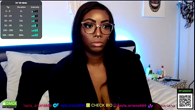 Snapshot of LaylaAriana chatting on 7, 11, 2025 LaylaAriana online show from 7, 11, 2025