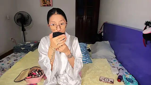 Anais lux online show from 8, 4, 2026