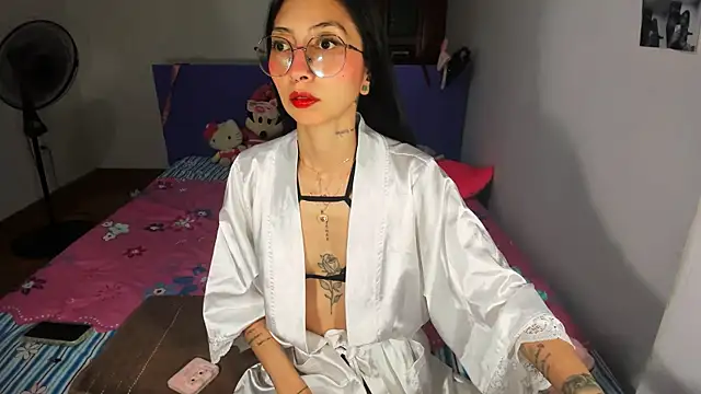 Snapshot of Anais_lux chatting on 22, 5, 2026 Anais lux online show from 22, 5, 2026
