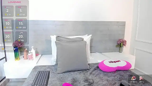 sunnyWhitee online show from 24, 9, 2025