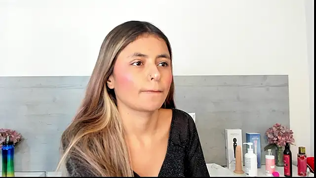 sunnyWhitee online show from 23, 3, 2026