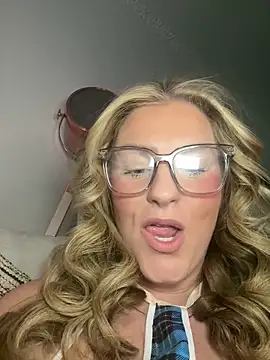 Charleigh xx online show from 7, 6, 2026