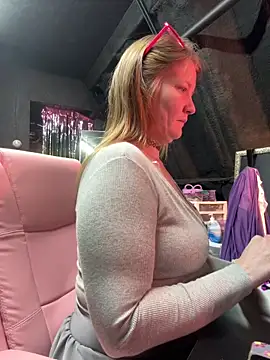 bigb00tycass online show from 16, 12, 2025