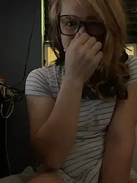 Snapshot of mayra_mayhem chatting on 10, 7, 2026 mayra mayhem online show from 10, 7, 2026