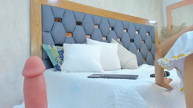 Snapshot of crystal_sm chatting on 9, 2, 2026 crystal sm online show from 9, 2, 2026