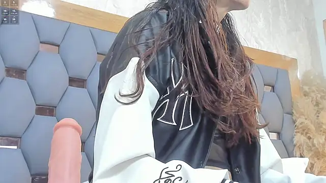 Snapshot of crystal_sm chatting on 2, 3, 2026 crystal sm online show from 2, 3, 2026