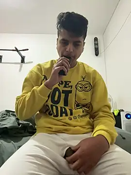 Snapshot of Noam7080z chatting on 17, 1, 2026 Noam7080z online show from 17, 1, 2026