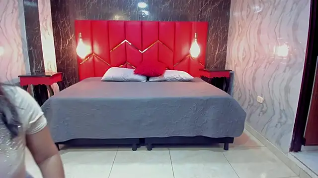 LatinaHoleQueen online show from 22, 11, 2025