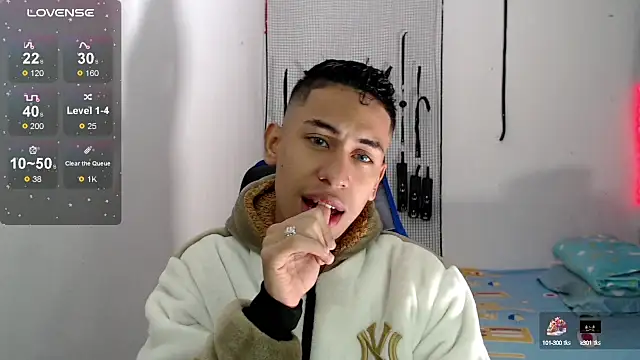 Snapshot of dylan_apol0 chatting on 20, 9, 2025 dylan apol0 online show from 20, 9, 2025
