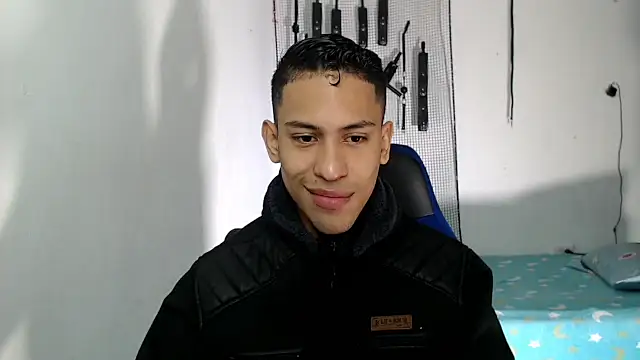 Snapshot of dylan_apol0 chatting on 27, 9, 2025 dylan apol0 online show from 27, 9, 2025