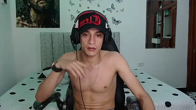 Snapshot of Ethanho0t chatting on 6, 1, 2026 Ethanho0t online show from 6, 1, 2026