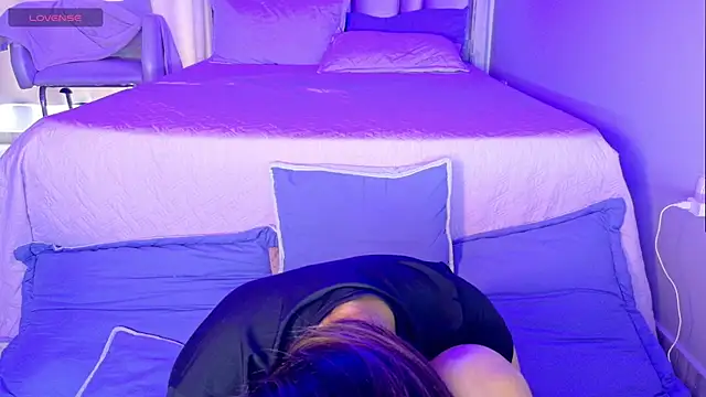 Snapshot of InnoocentLunaa chatting on 12, 9, 2025 InnoocentLunaa online show from 12, 9, 2025