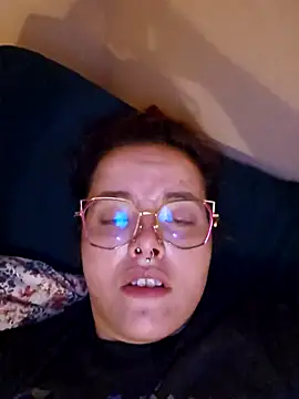 nuttiebuddy1 online show from 18, 9, 2025