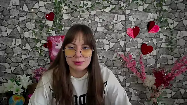 Amanda Bright  online show from 15, 11, 2025