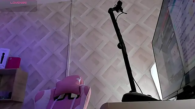 Snapshot of Clhoe_Johnson chatting on 24, 10, 2025 Clhoe Johnson online show from 24, 10, 2025