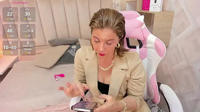 Snapshot of Clhoe_Johnson chatting on 20, 12, 2025 Clhoe Johnson online show from 20, 12, 2025