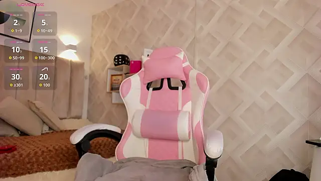 Snapshot of Clhoe_Johnson chatting on 2, 2, 2026 Clhoe Johnson online show from 2, 2, 2026